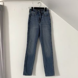 Curvy ultra high-rise mom jean